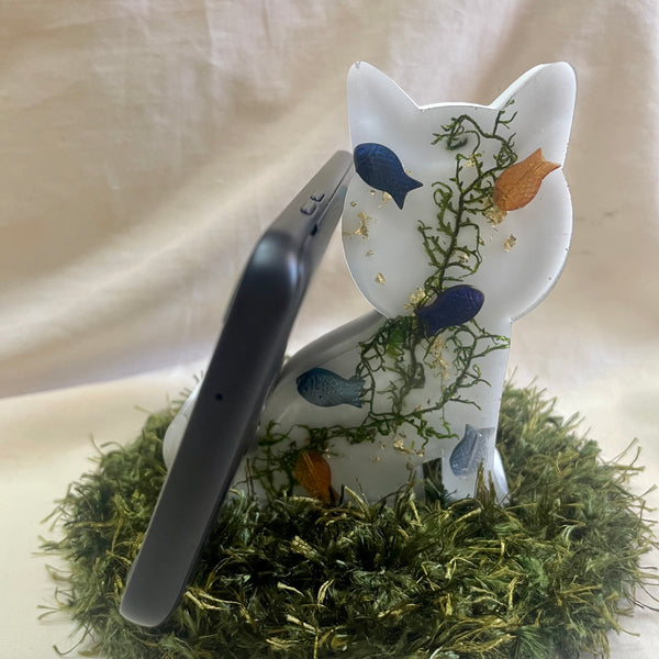 FISH POND — Cat Phone Stand