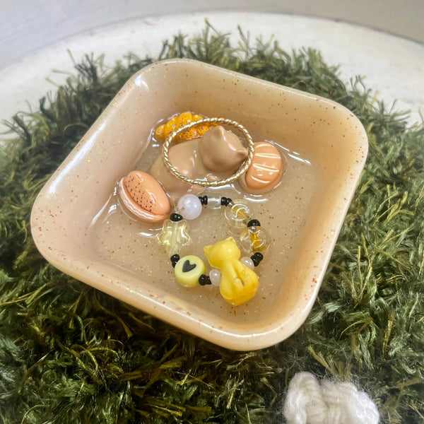 Cat Bakery Sleeping Kitty Ring Dishes
