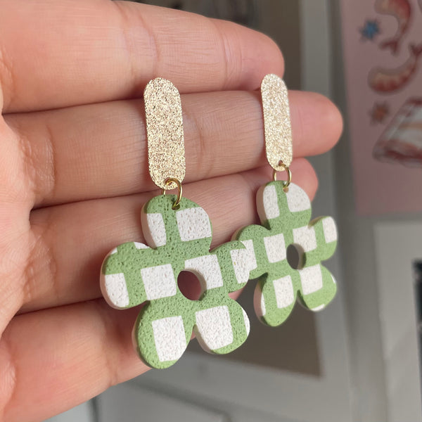 Picnic Pattern Windflowers