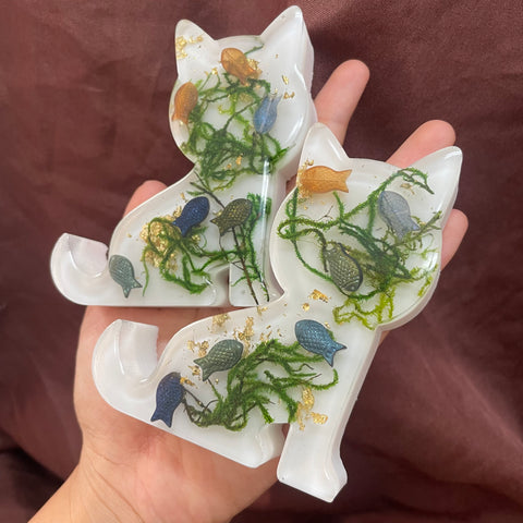 FISH POND — Cat Phone Stand